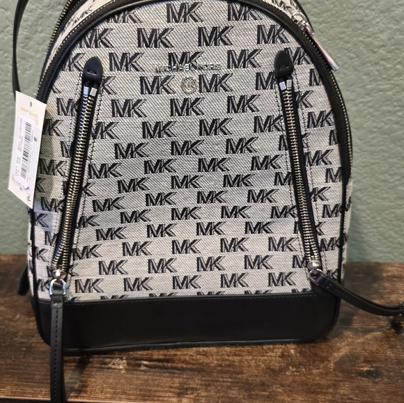 Brand new Michael Kors purse Back Pack - Picture 2 of 3